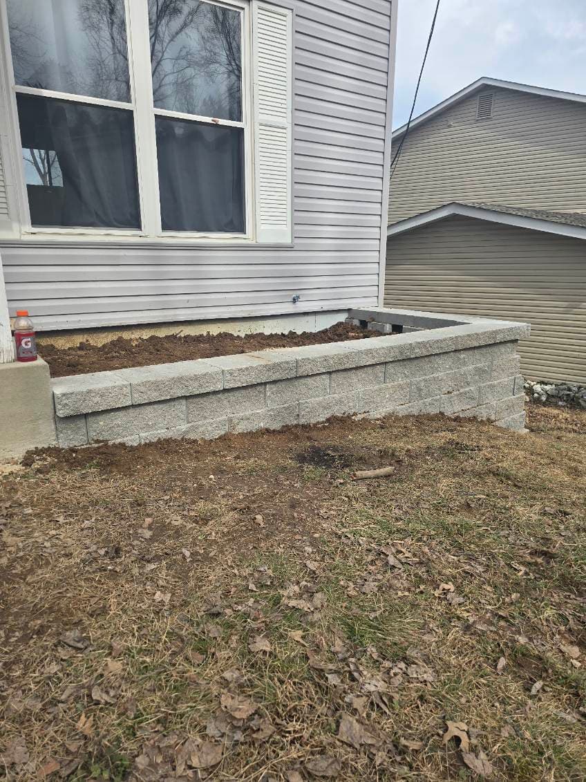 Gallery photos for Retaining Wall Installation in Barnhart and Washington: Image #1