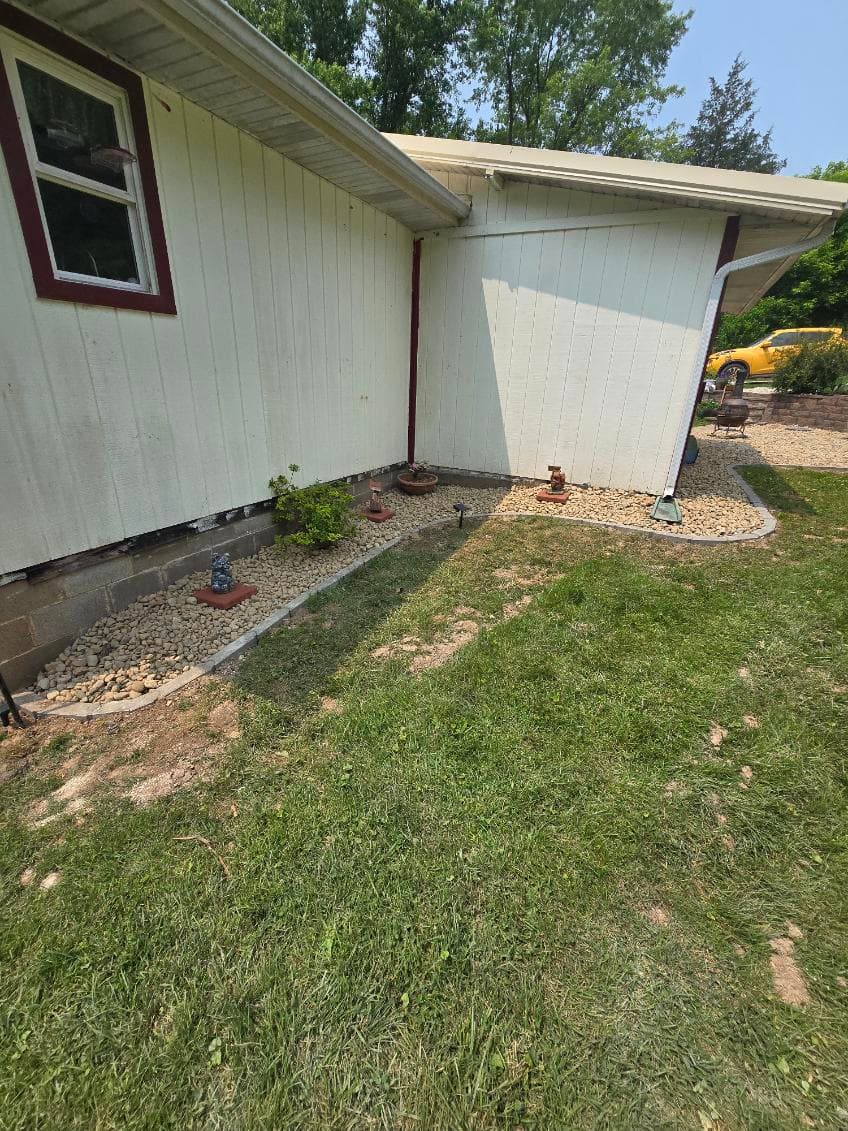 Gallery photos for Transform Your Outdoor Space with Diesel's Landscaping: Image #2